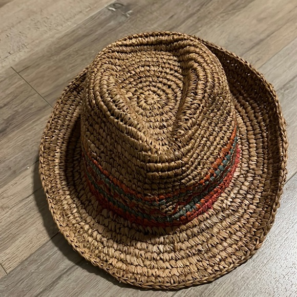 Roxy Accessories - Roxy beach hat, rarely worn! Excellent condition!